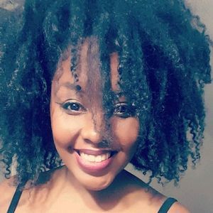 Meet your Posher, Olivia